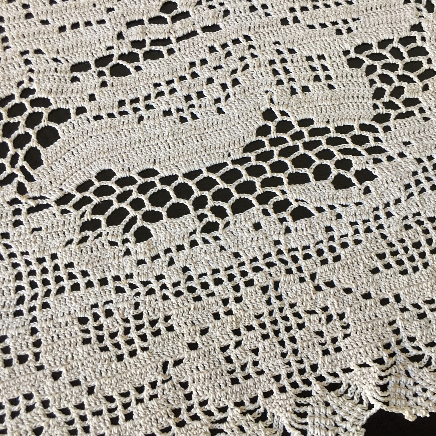 Edwardian Antique Large Vintage Filet Crochet Cotton Lace Table Centre Doily