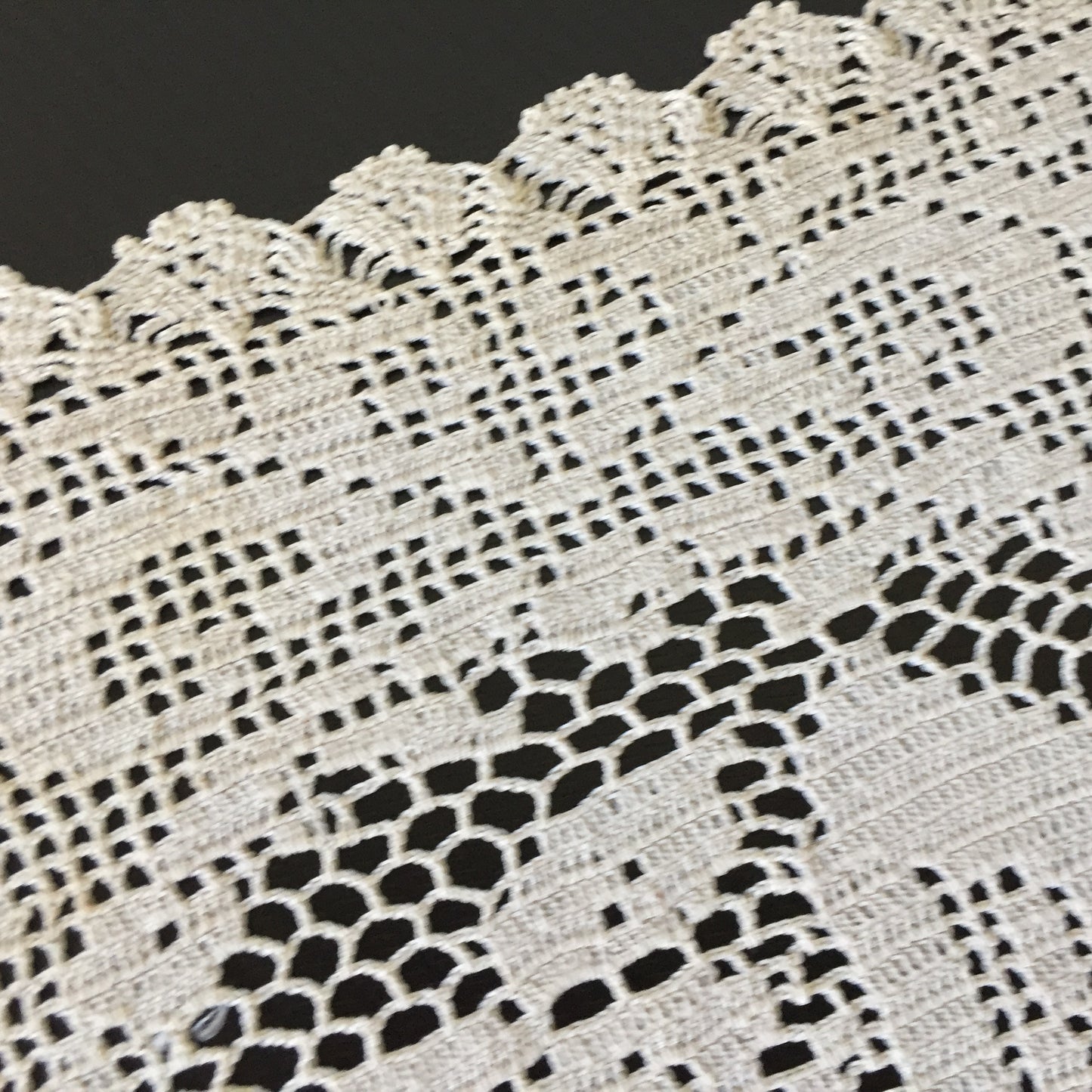 Edwardian Antique Large Vintage Filet Crochet Cotton Lace Table Centre Doily