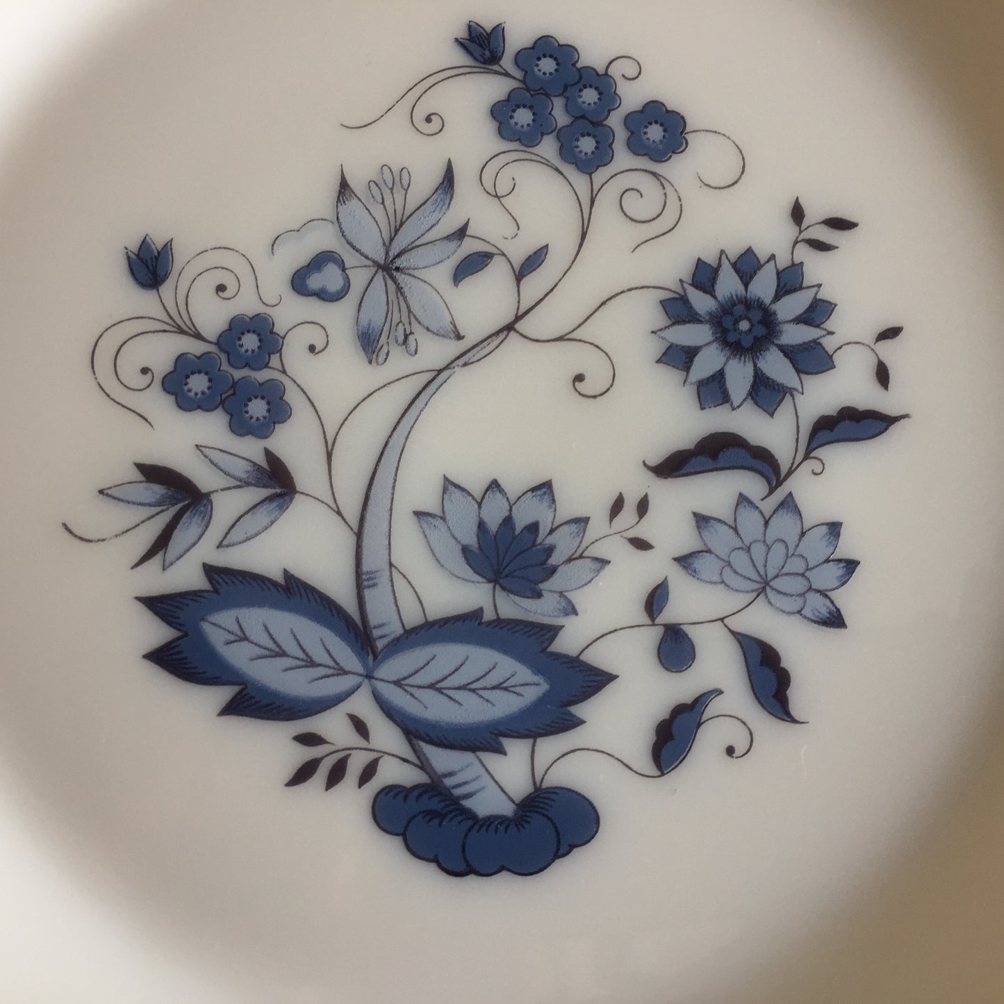 Vintage 1970s Arcopal "Blue Onion" Dinner or Side Plate Made in France
