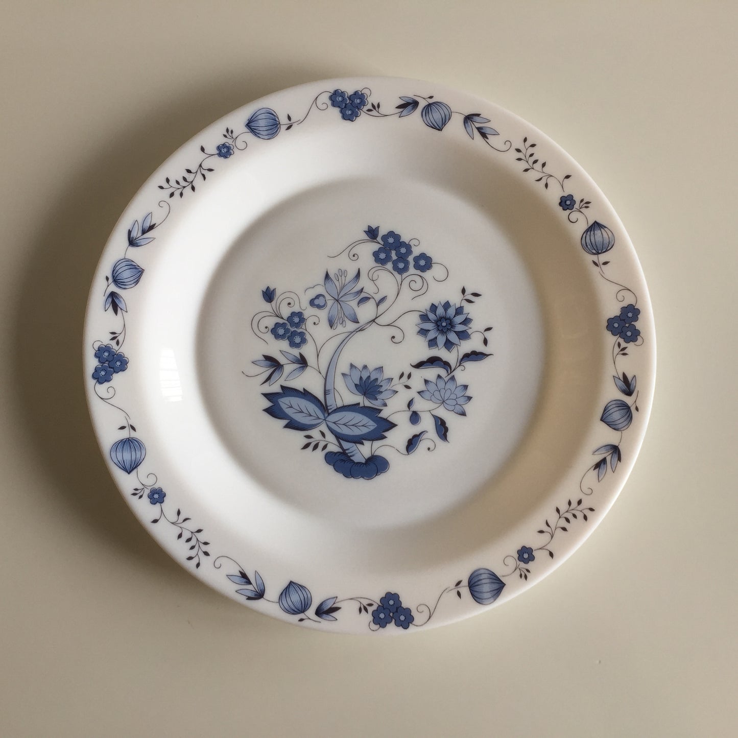 Vintage 1970s Arcopal "Blue Onion" Dinner or Side Plate Made in France