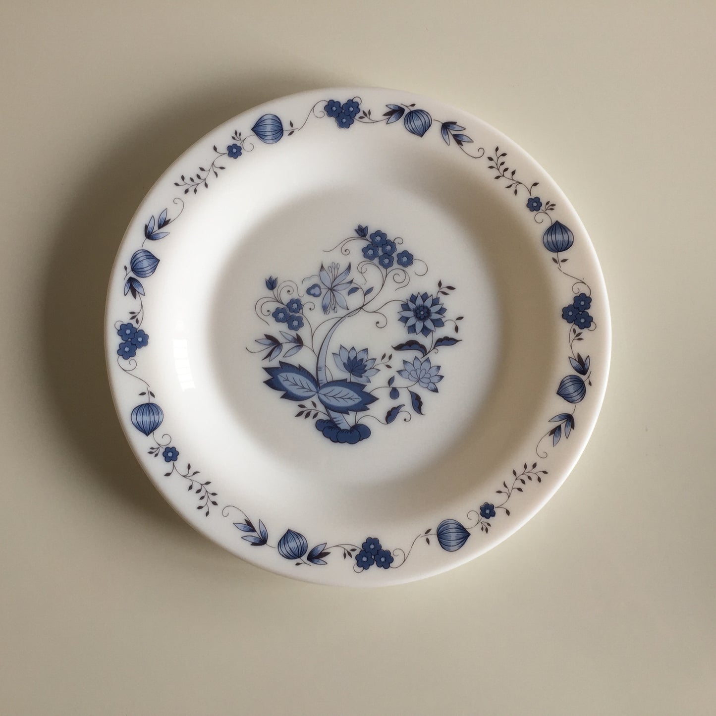 Vintage 1970s Arcopal "Blue Onion" Dinner or Side Plate Made in France