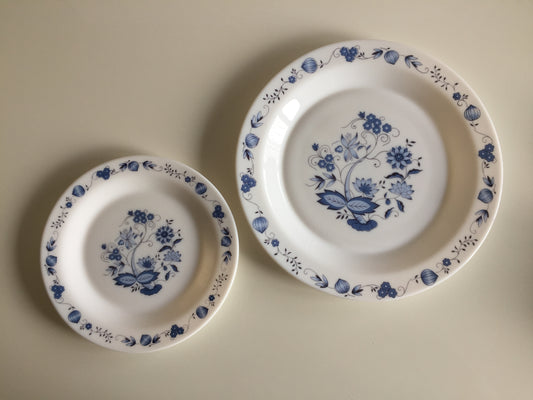Vintage 1970s Arcopal "Blue Onion" Dinner or Side Plate Made in France