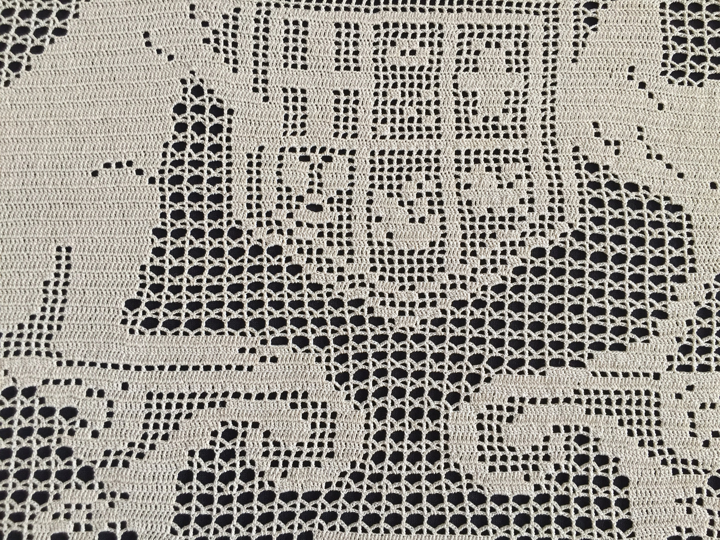 Rare 1910s Mary Card Filet Crochet Lace Panel: Australian Coat of Arms
