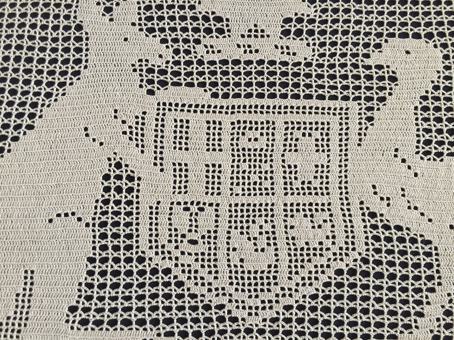 Rare 1910s Mary Card Filet Crochet Lace Panel: Australian Coat of Arms