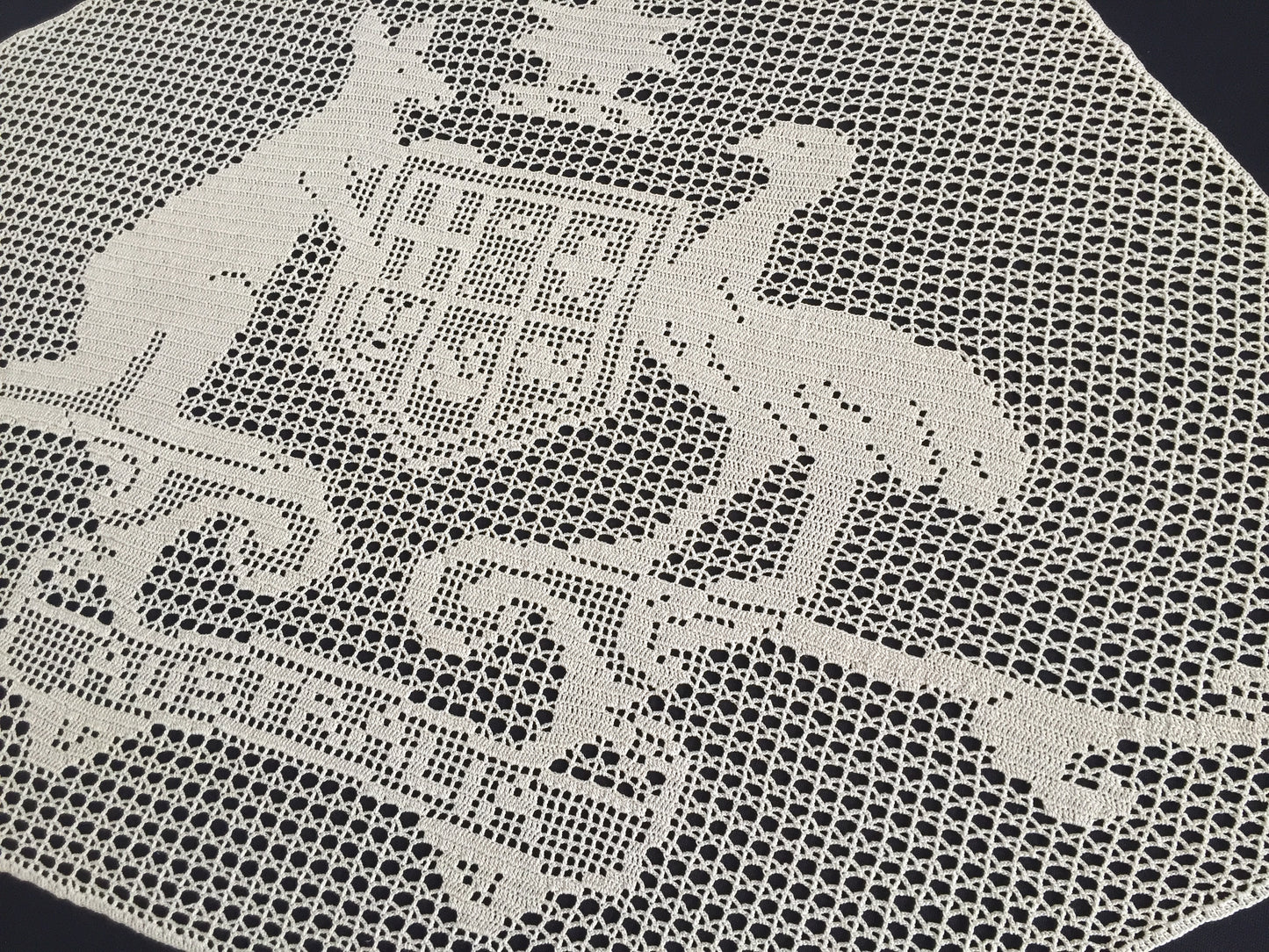 Rare 1910s Mary Card Filet Crochet Lace Panel: Australian Coat of Arms