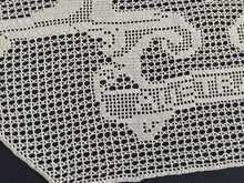 Load image into Gallery viewer, Rare 1910s Mary Card Filet Crochet Lace Panel: Australian Coat of Arms