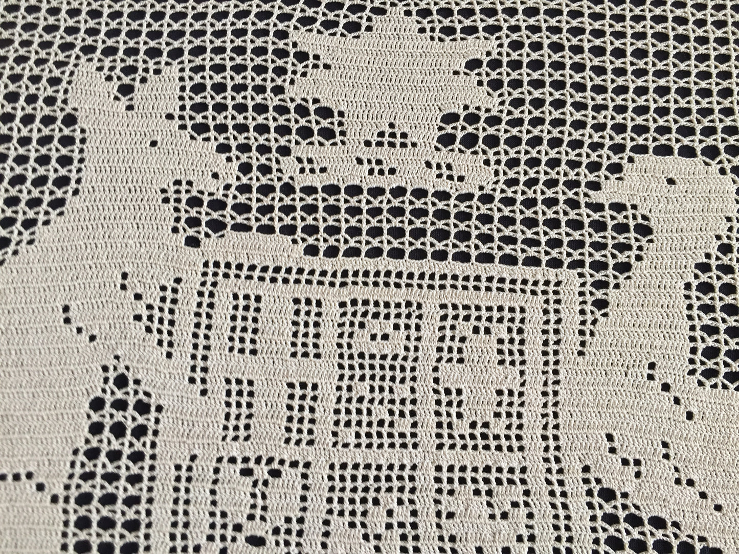 Rare 1910s Mary Card Filet Crochet Lace Panel: Australian Coat of Arms