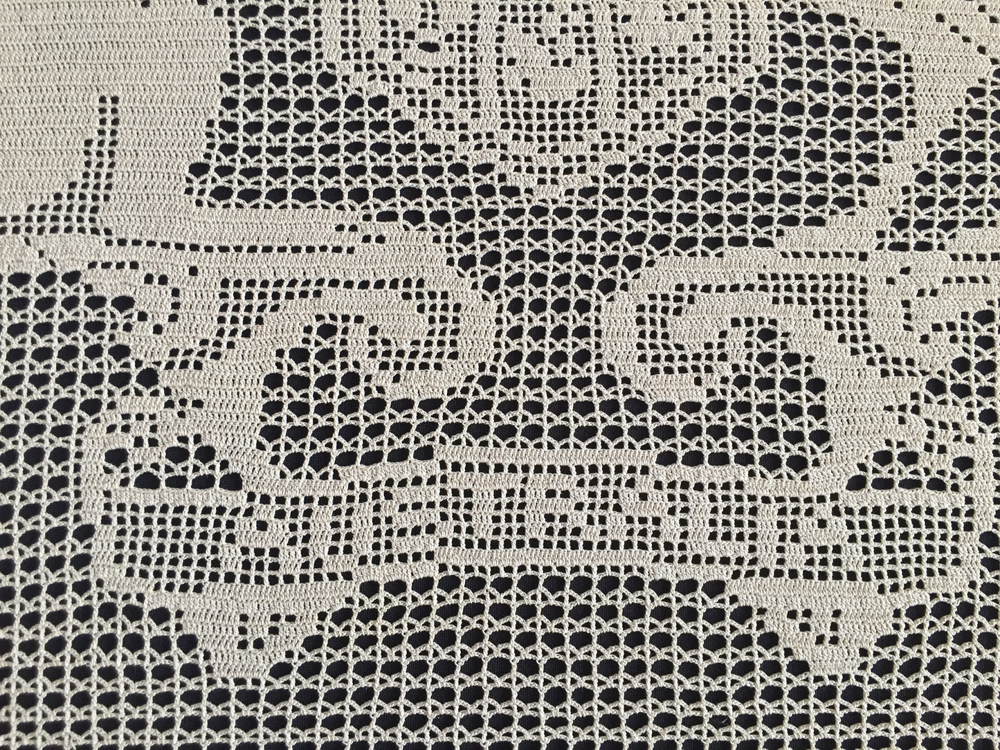 Rare 1910s Mary Card Filet Crochet Lace Panel: Australian Coat of Arms