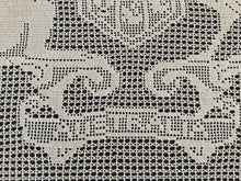 Load image into Gallery viewer, Rare 1910s Mary Card Filet Crochet Lace Panel: Australian Coat of Arms