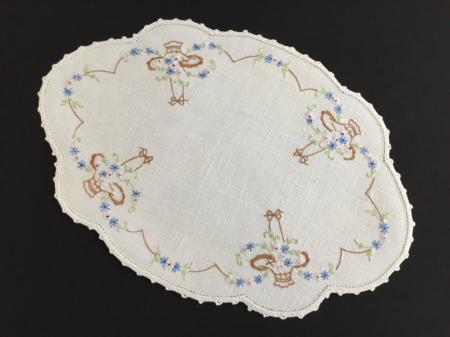 Australian Vintage Hand Embroidered Floral Table Centrepiece / Placemat Doily