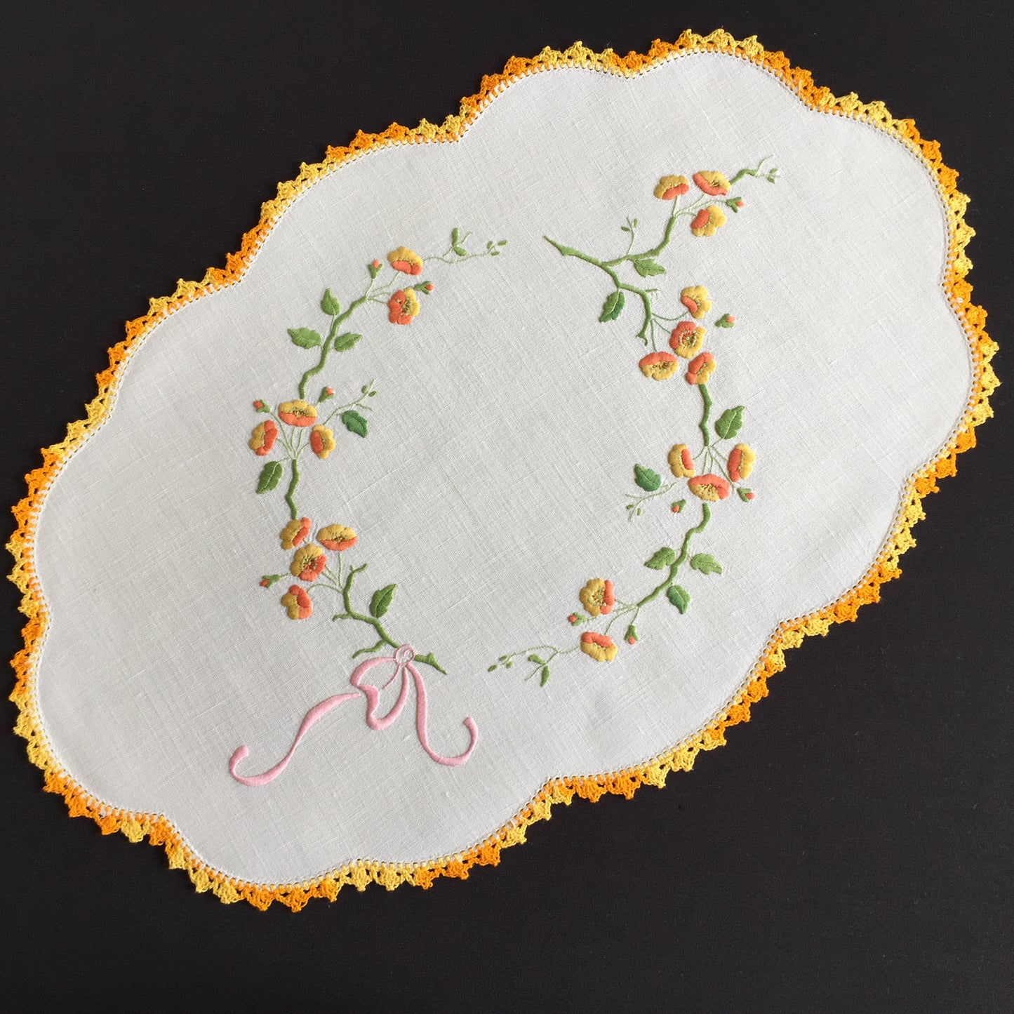 Australian Vintage Hand Embroidered Floral Table Centrepiece | Placemat Doily