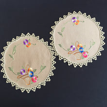 Load image into Gallery viewer, Australian Vintage Hand Embroidered Linen Doily Pair