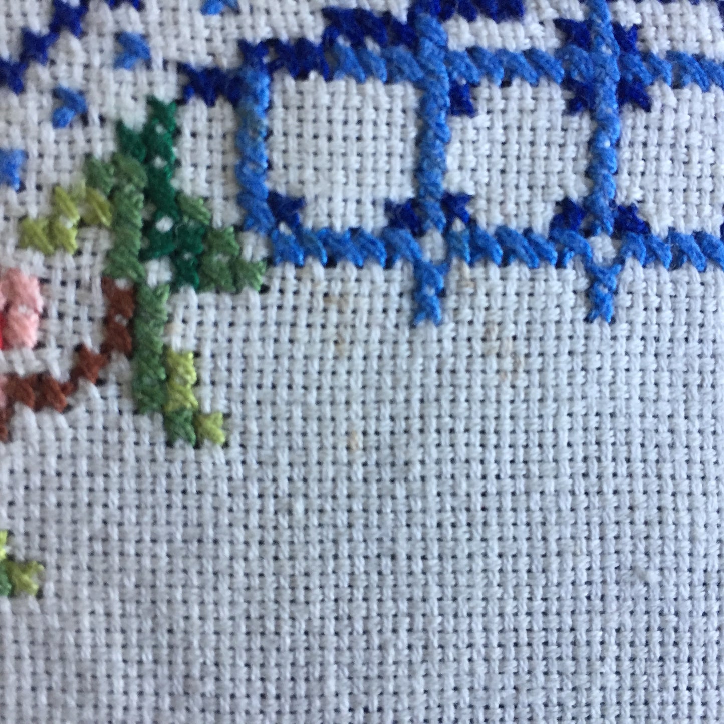 Vintage Counted Cross Stitch Hand Embroidered 3 Piece Floral Duchess Set