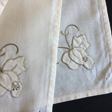 Load image into Gallery viewer, A Vintage Set of 4 Hand Embroidered Floral Beige Reusable Napkins