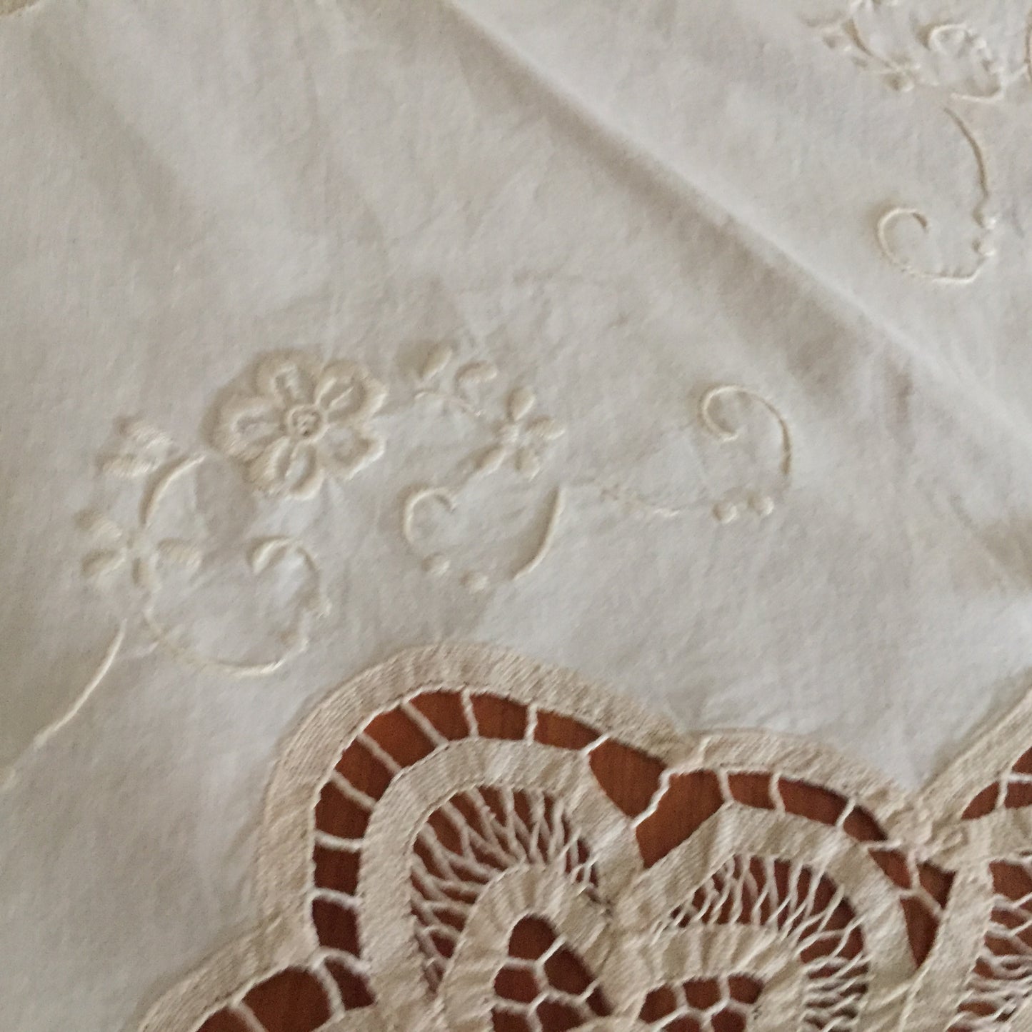 Hand Embroidered Vintage Beige Cotton & Battenburg Lace 35" Tablecloth