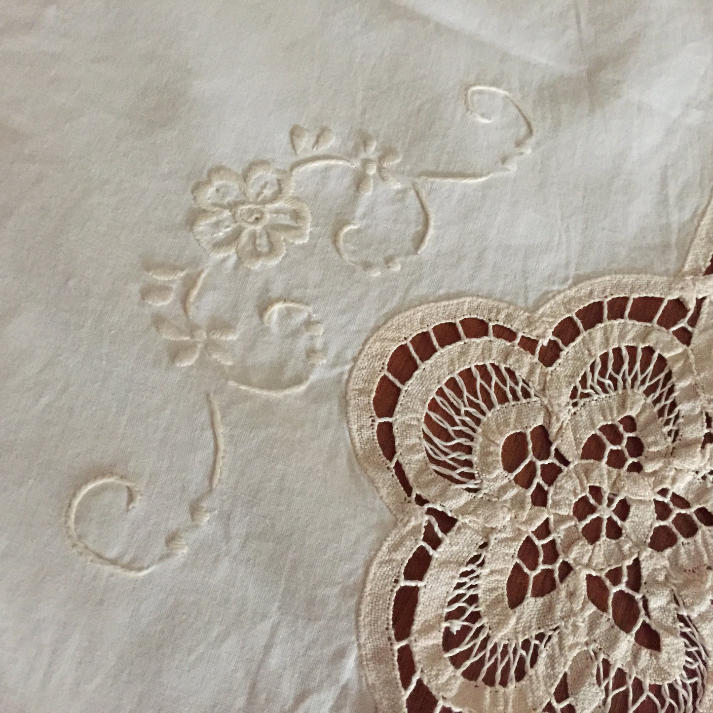 Hand Embroidered Vintage Beige Cotton & Battenburg Lace 35" Tablecloth