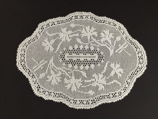 Mary Card Designed "CARNATION & DRAGONFLY" Oval Mat of Luncheon Set (1936) - Collectible Art Deco Vintage Lace