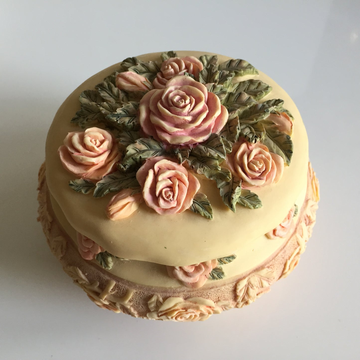 Vintage Madiggan Canterbury Rose “Hand Cast” Ceramic Ring Box