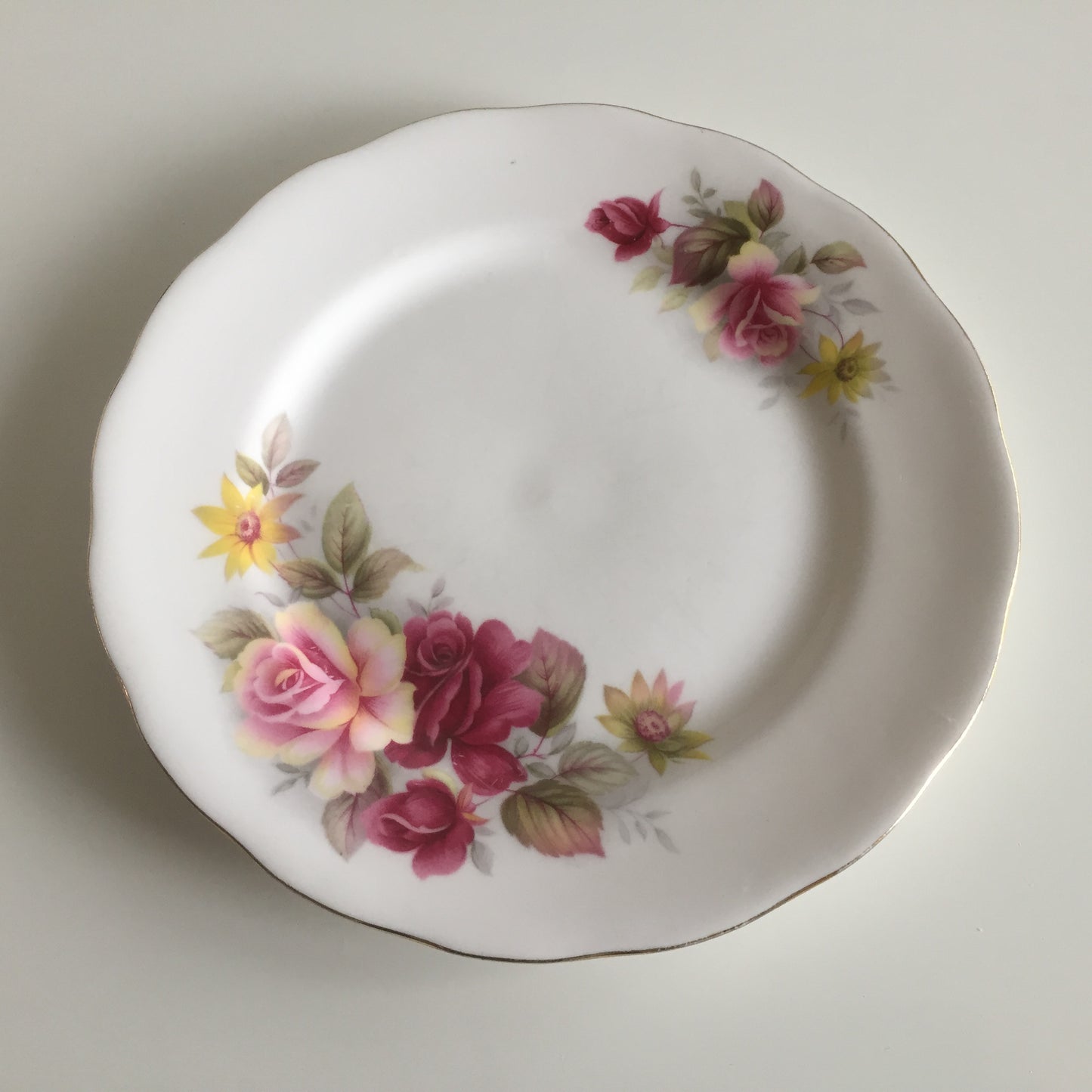Red Roses Pattern Queen Anne Vintage 6" Porcelain Side Plate