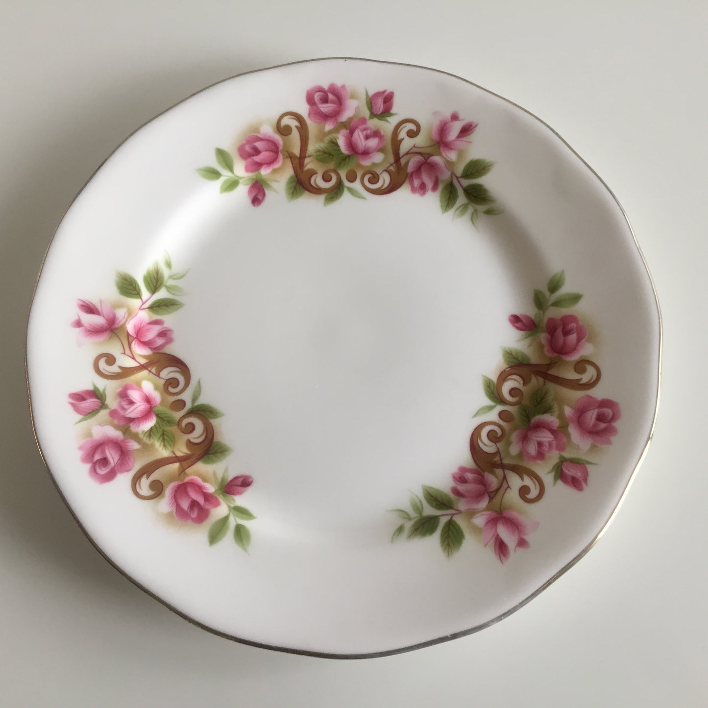 Red Roses Pattern Queen Anne Vintage 6" Porcelain Side Plate