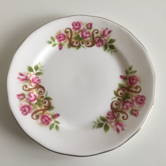 Red Roses Pattern Queen Anne Vintage 6" Porcelain Side Plate