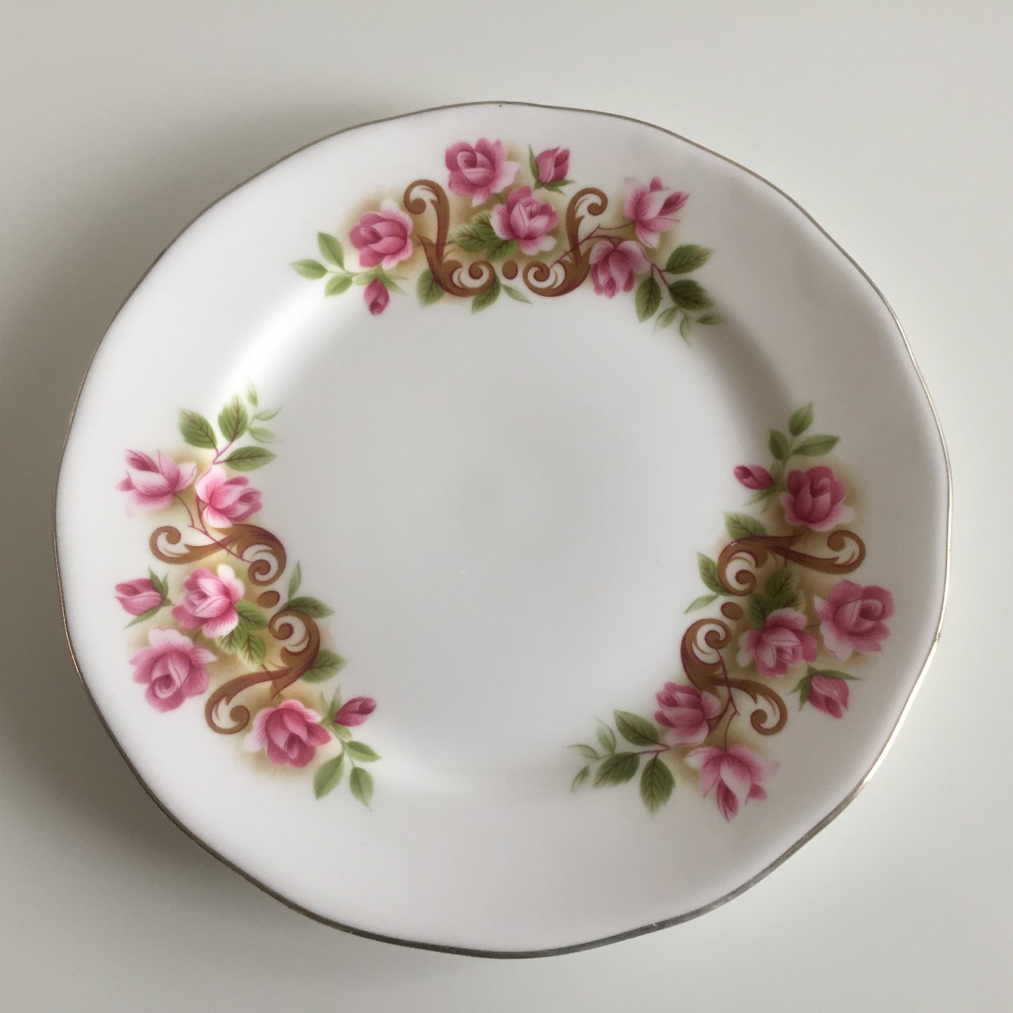 Red Roses Pattern Queen Anne Vintage 6" Porcelain Side Plate