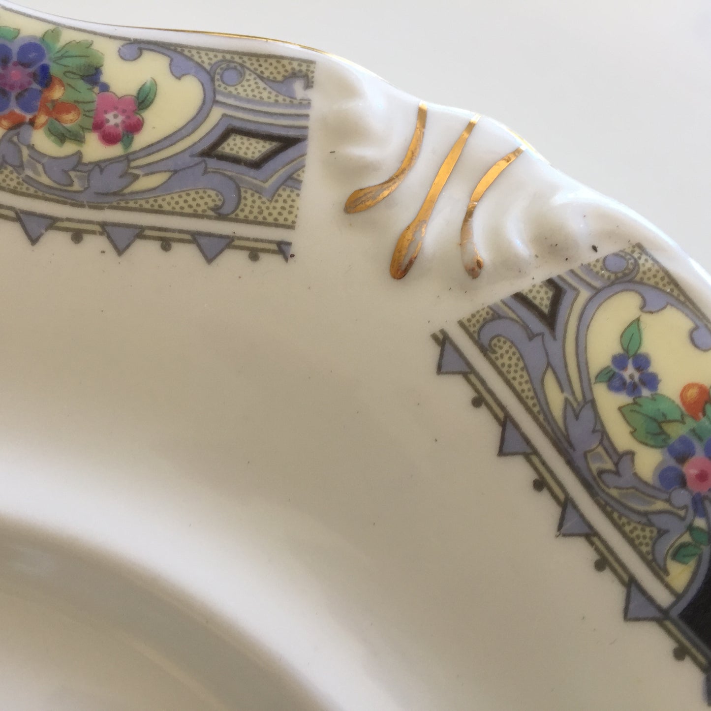 Handled Vintage Tuscan (UK) Cake Plate | Art Deco Urn of Fruit & Flowers
