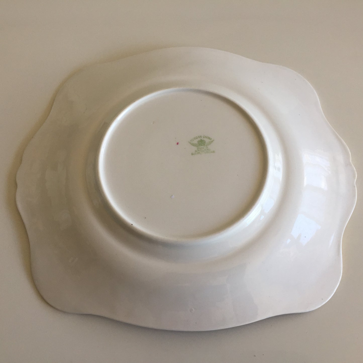 Handled Vintage Tuscan (UK) Cake Plate | Art Deco Urn of Fruit & Flowers