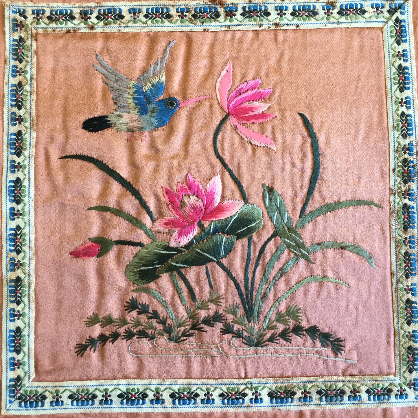 Traditional Vintage Chinese Silk Hand Embroidery Art Featuring Bird and Flower Motifs