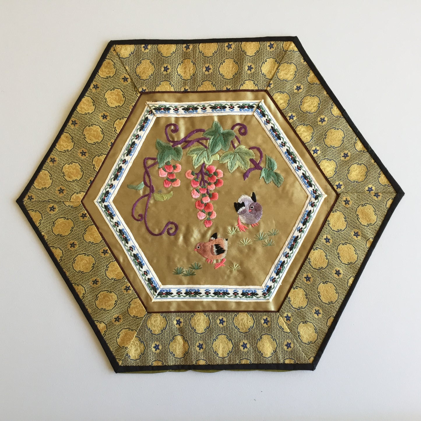 Traditional Vintage Chinese Silk Hand Embroidery Art Featuring Bird and Flower Motifs