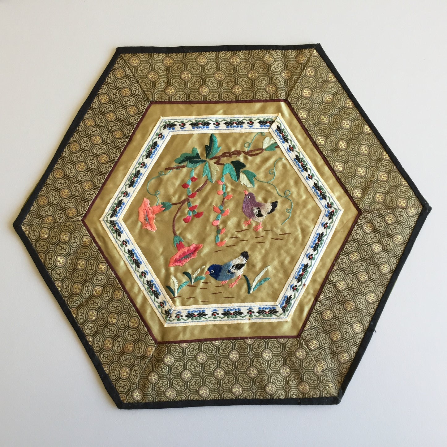 Traditional Vintage Chinese Silk Hand Embroidery Art Featuring Bird and Flower Motifs