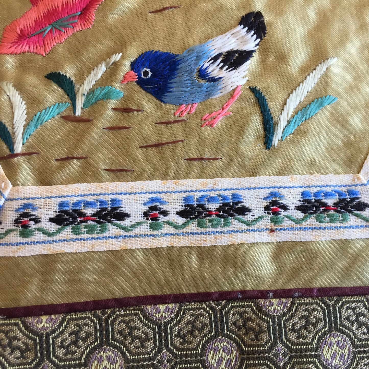 Traditional Vintage Chinese Silk Hand Embroidery Art Featuring Bird and Flower Motifs