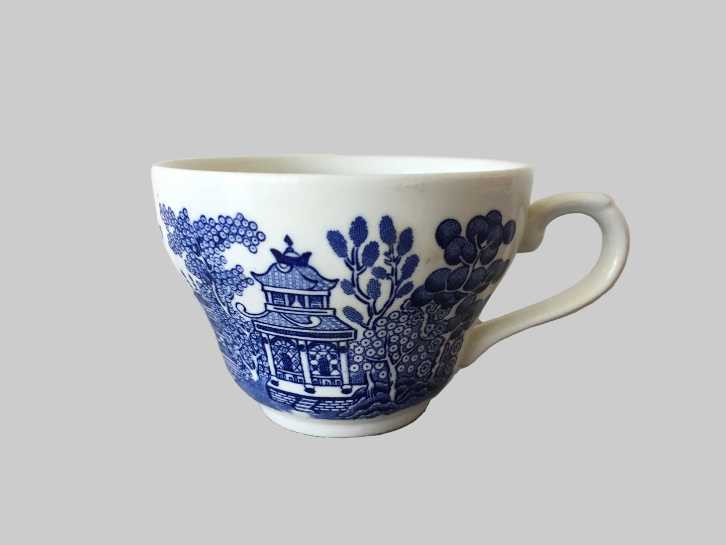 Churchill Oriental Blue Willow Ceramic Teacup & Saucer Made in England