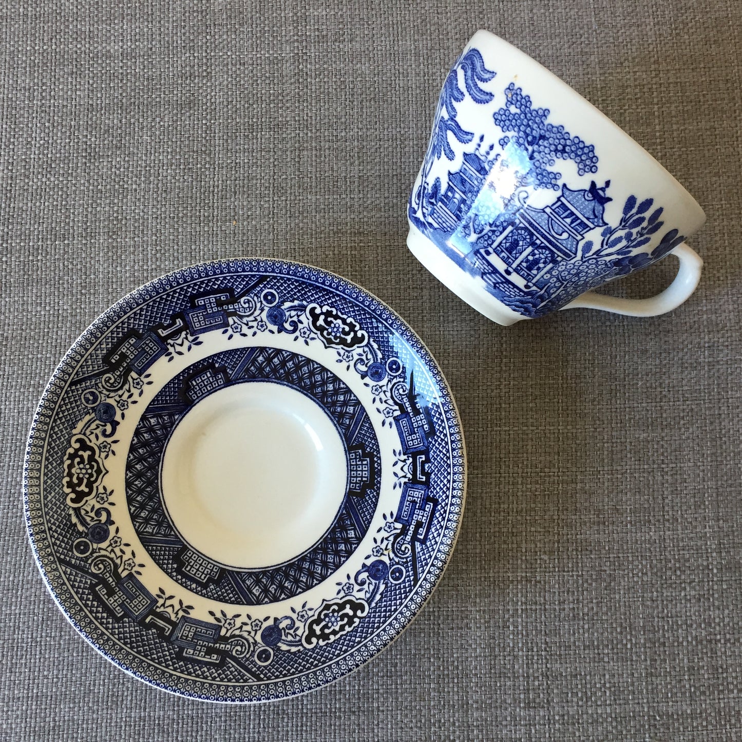 Churchill Oriental Blue Willow Ceramic Teacup & Saucer Made in England