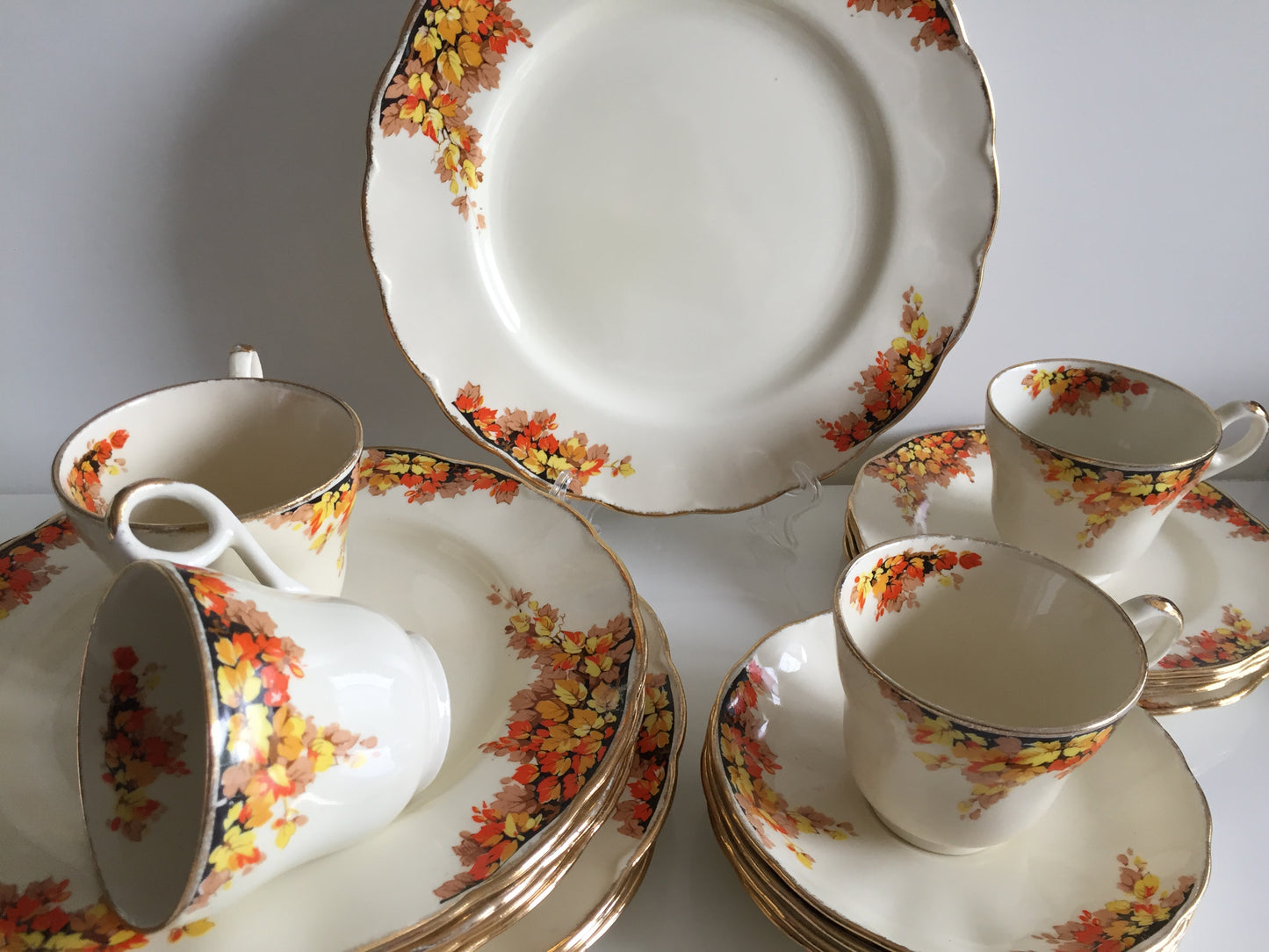 Grindley Vintage Creampetal Autumn Leaves Pattern Dinner Set of 20 Pcs