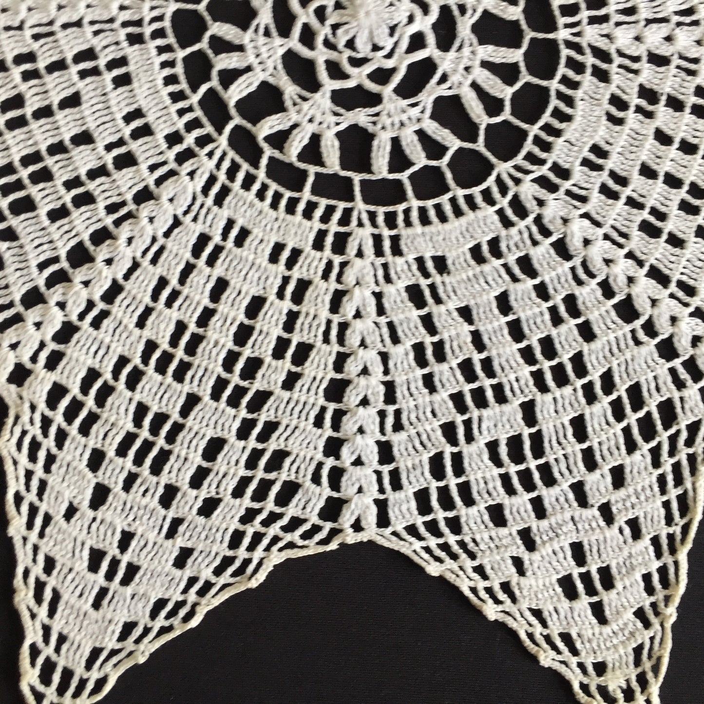 Vintage Handmade Cotton Crochet Lace Table Centrepiece Doily Star Shape