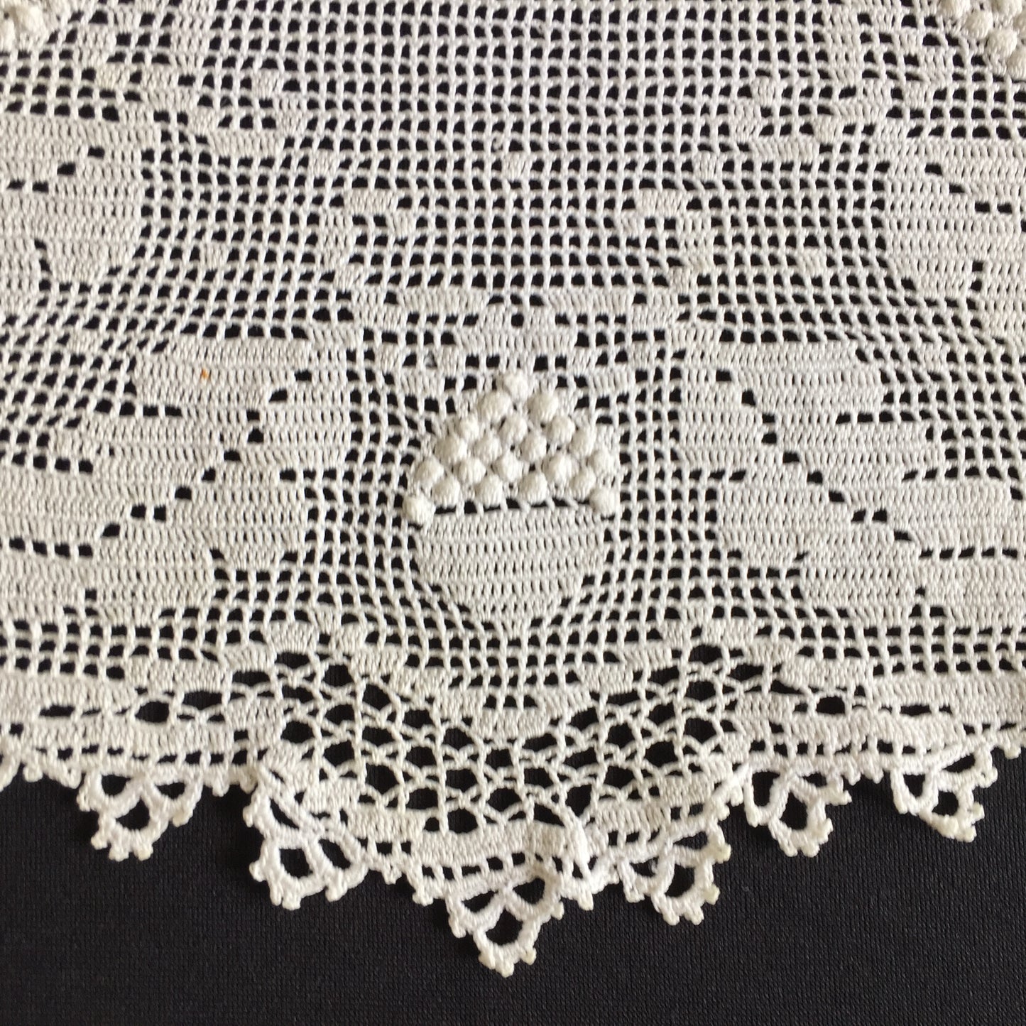 Handmade Edwardian Antique White Filet Crochet Doily with Acorn/Oak Pattern