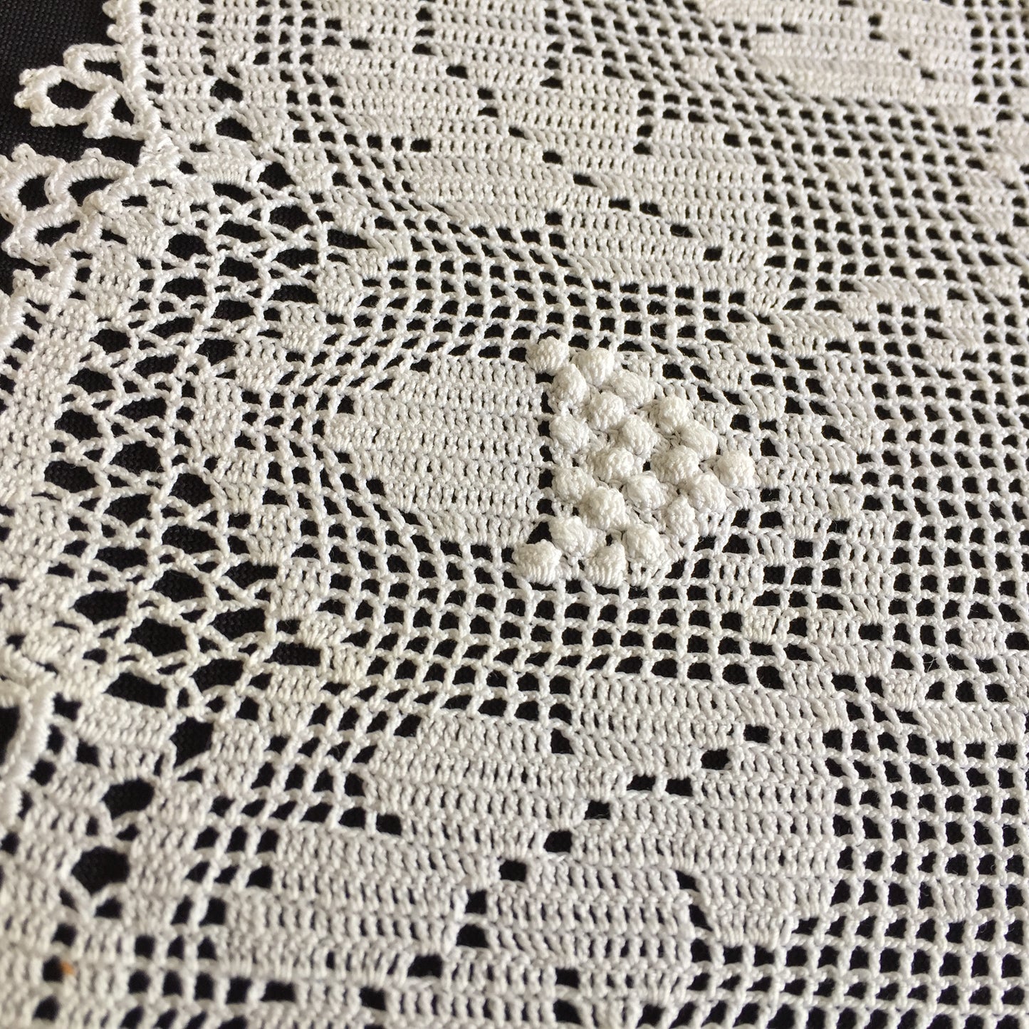 Handmade Edwardian Antique White Filet Crochet Doily with Acorn/Oak Pattern
