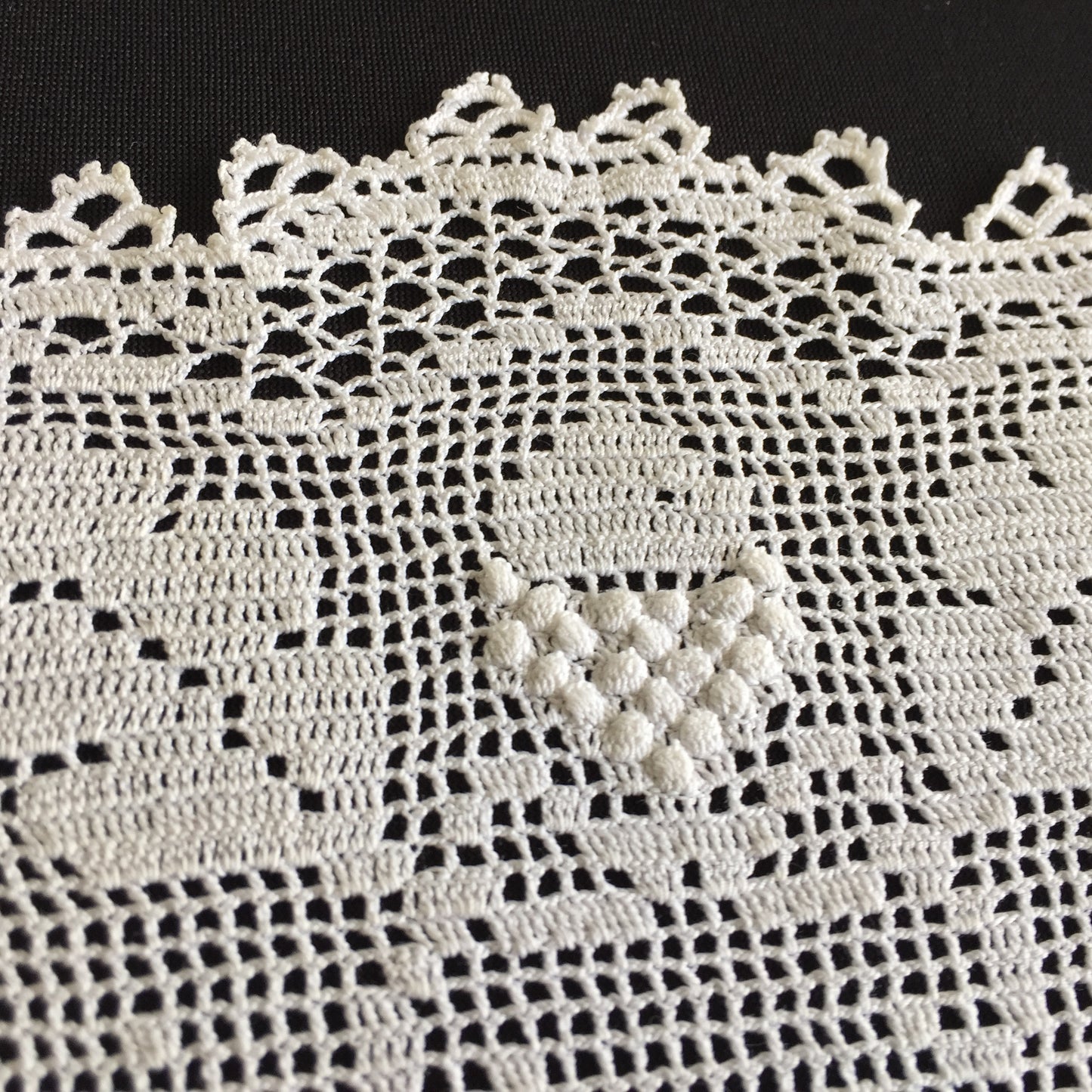 Handmade Edwardian Antique White Filet Crochet Doily with Acorn/Oak Pattern