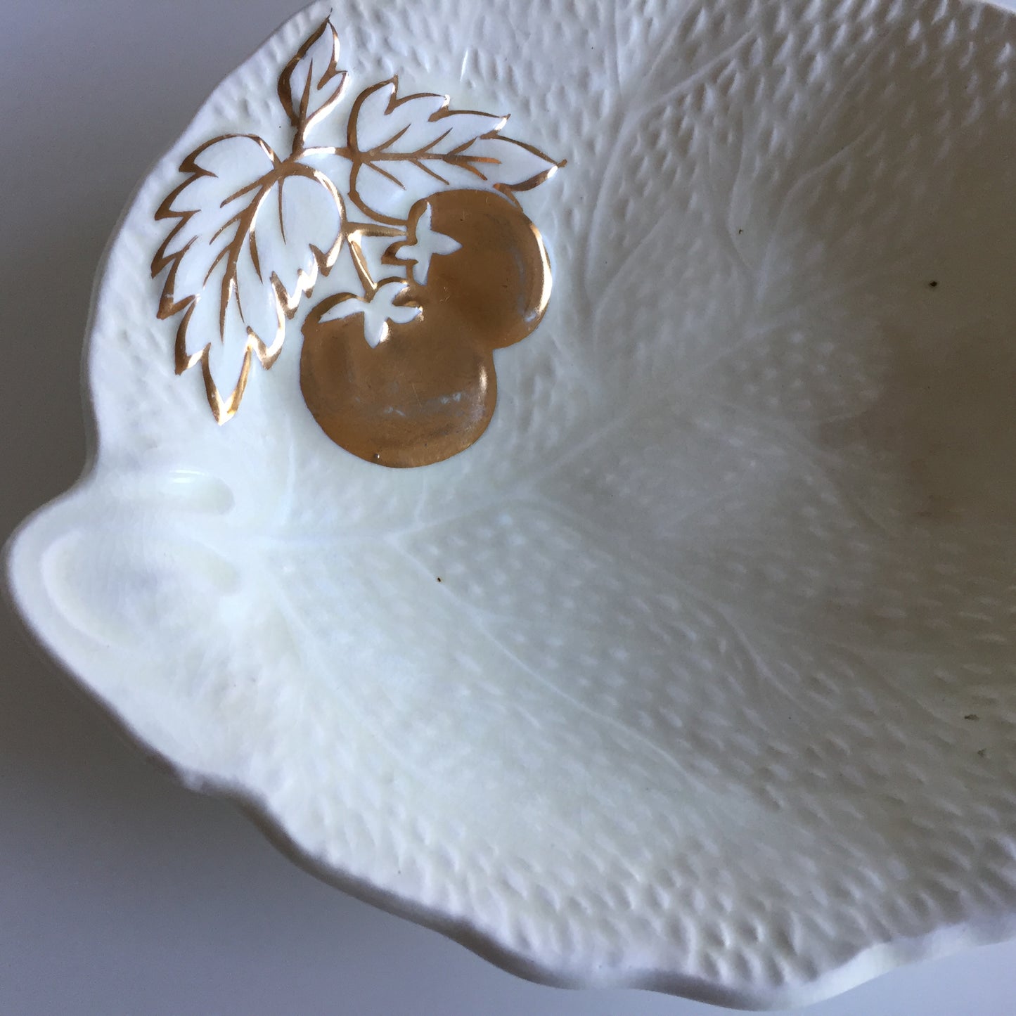 Crown Devon Embossed Leaf Shaped Ring Dish Art Deco Vintage