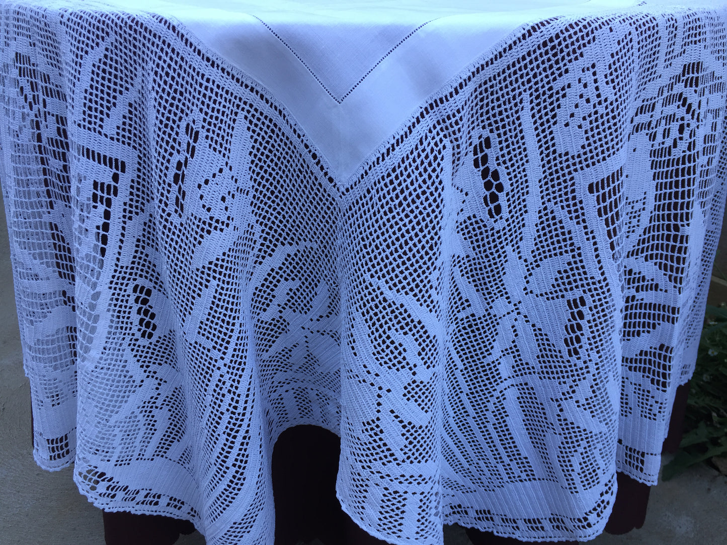 Mary Card "DAFFODIL and WOOD PIGEON" Crochet Lace and Linen Vintage Tablecloth English Chart No. 79 (1936) Rare Collectible