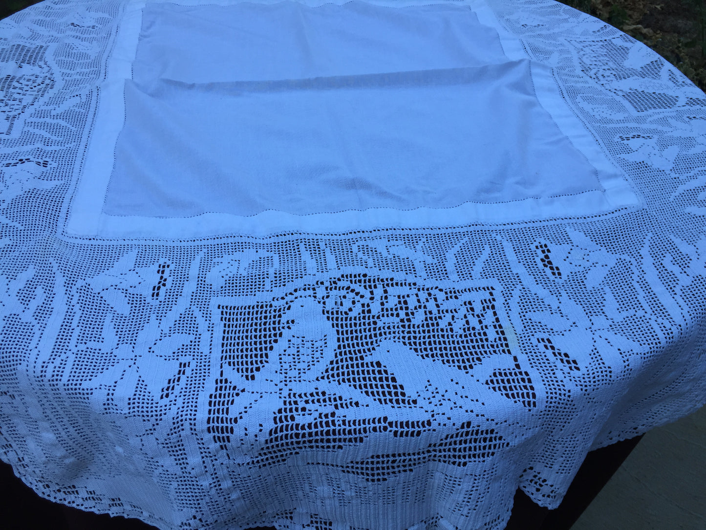Mary Card "DAFFODIL and WOOD PIGEON" Crochet Lace and Linen Vintage Tablecloth English Chart No. 79 (1936) Rare Collectible
