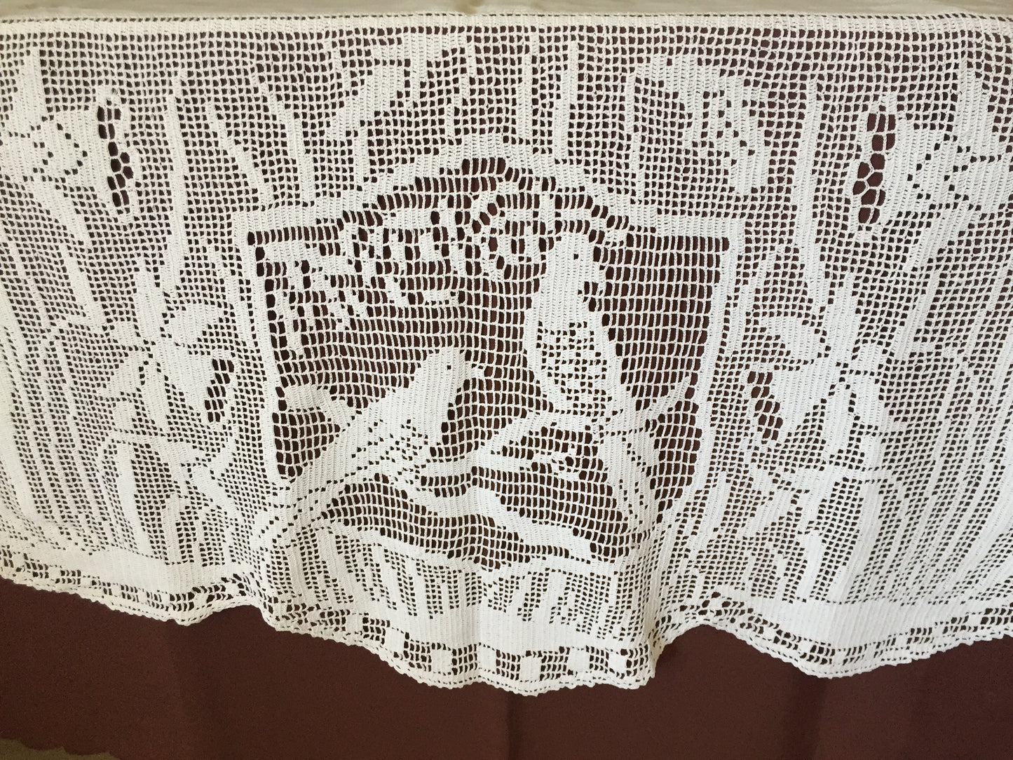 Mary Card "DAFFODIL and WOOD PIGEON" Crochet Lace and Linen Vintage Tablecloth English Chart No. 79 (1936) Rare Collectible