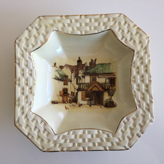 Sandlandware Lancaster Four Ways Inn Pattern Collectible Vintage Trinket/Candy Bowl