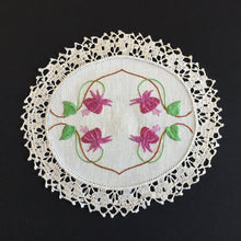 Load image into Gallery viewer, Australian Vintage Hand Embroidered Linen Doily