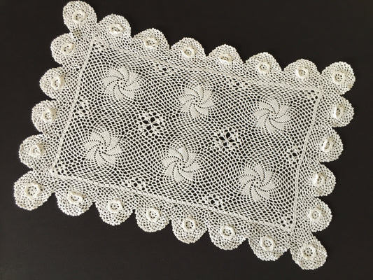 Vintage Crochet Lace Doily | Tray Cloth | Placemat | 3D Roses & Pinwheels Pattern