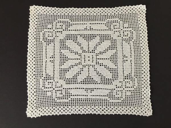 Large Vintage Filet Crochet Cotton Lace Table Centre Doily