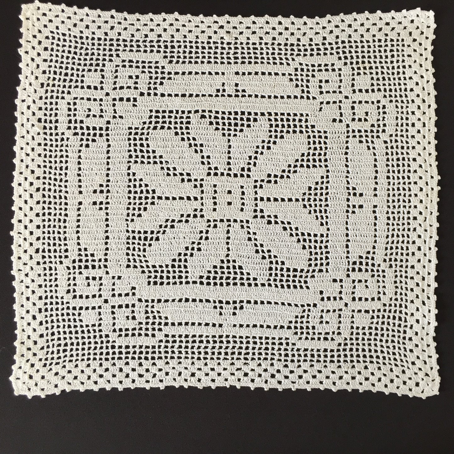 Large Vintage Filet Crochet Cotton Lace Table Centre Doily