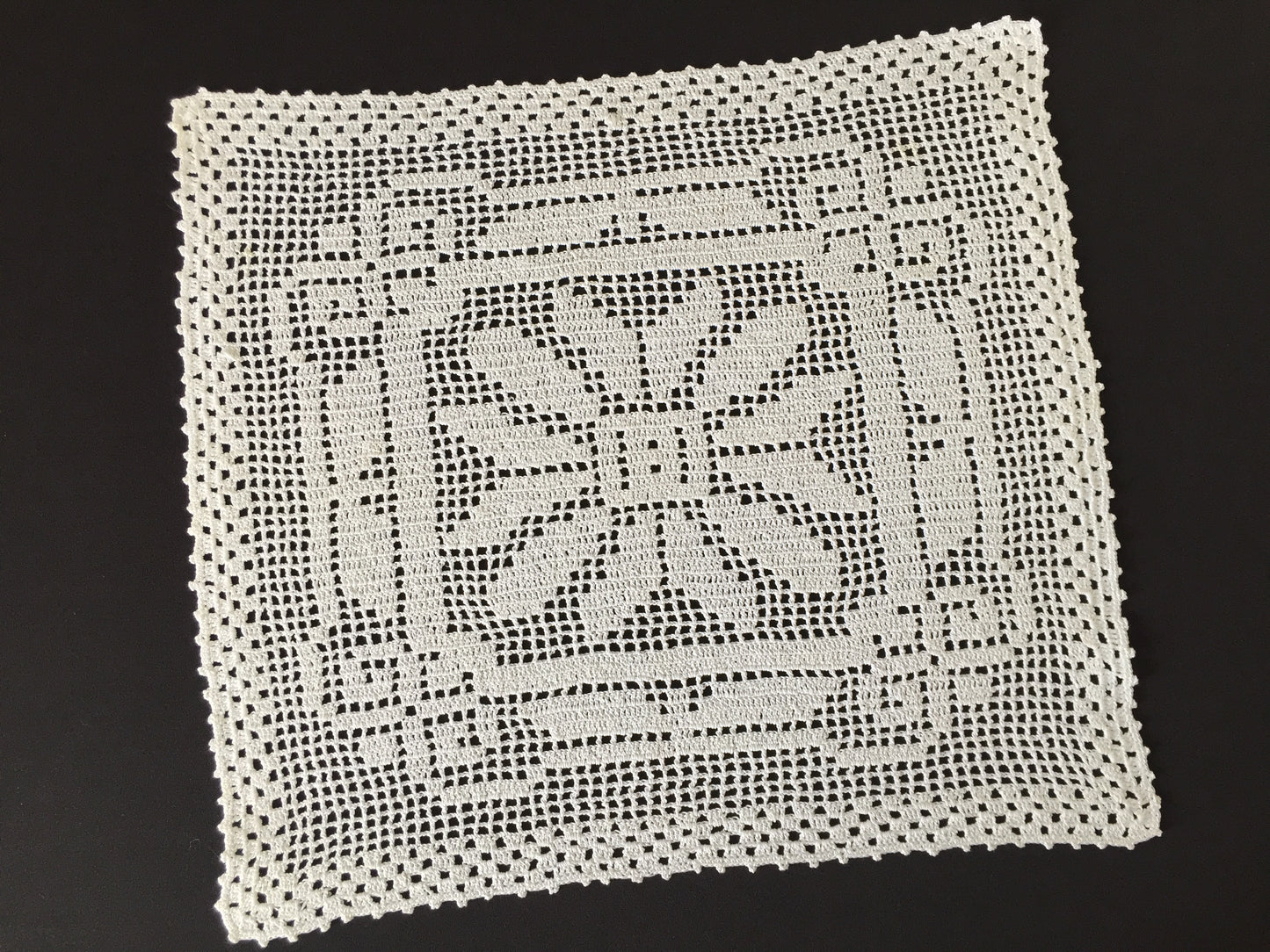 Large Vintage Filet Crochet Cotton Lace Table Centre Doily