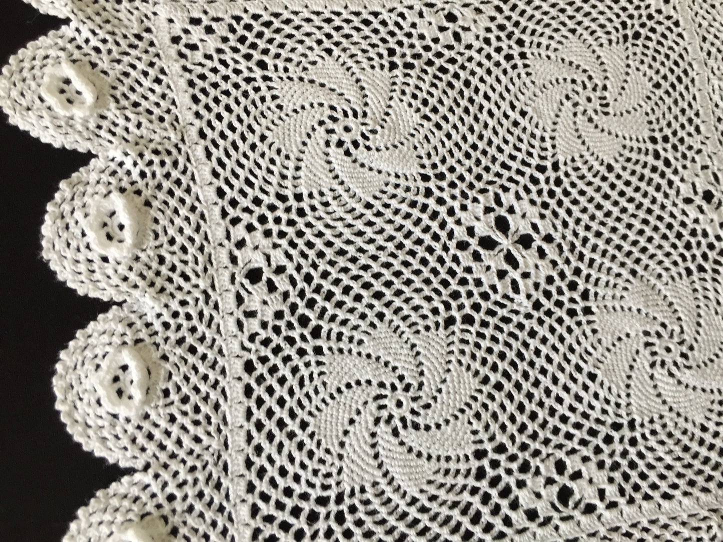 Vintage Crocheted Cotton Lace Doily 11.5" with 3D roses & Pinwheels Pattern